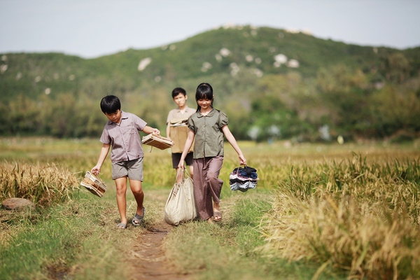tôi thấy hoa vàng trên cỏ xanh
